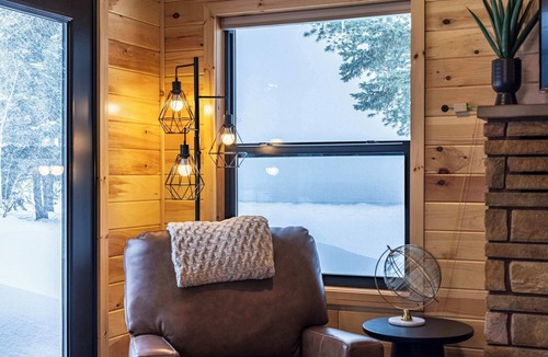 Paradise Cabin | Lake Superior Beach Access, 2BR, Sleeps 6
