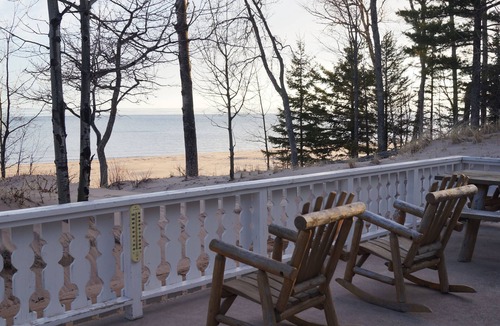 Eagle River House | Lake Superior Beach Live!
