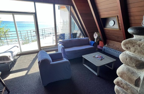 Shuniah House | Lake Superior Beachfront Guesthouse