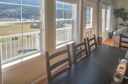 Maple Grove House | Lake Sutherland Surprise