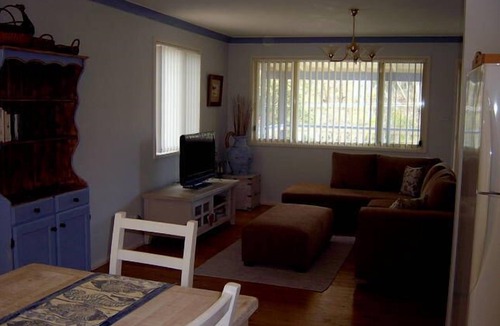 Lake Tabourie House | Lake Tabourie Duck on Inn