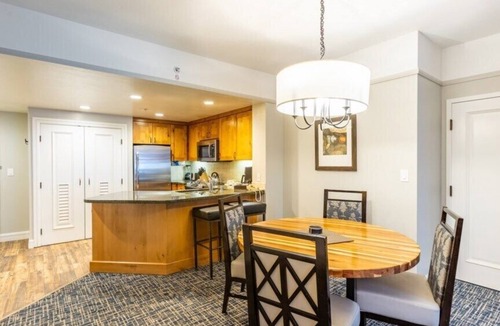 Elk Point Condo | Lake Tahoe | Cozy Alpine Stay | Ski Access & Hot Tub