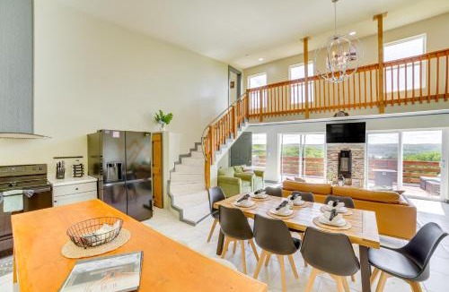 Forsyth House | Lake Taneycomo Views: Family-Friendly Cabin!