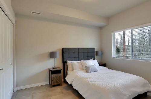 Bonney Lake Apartment | Lake Tapps Luxury Private Oasis