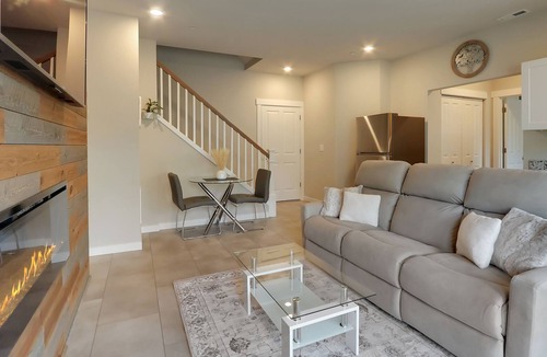 Bonney Lake Apartment | Lake Tapps Luxury Private Oasis