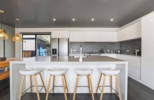 Lake Tarawera House | Lake Tarawera Gem Sum