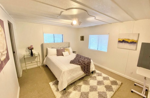 Denison Cabin | Lake Texoma 3 BR Lodge with Fishing, Kayak, waterfront access