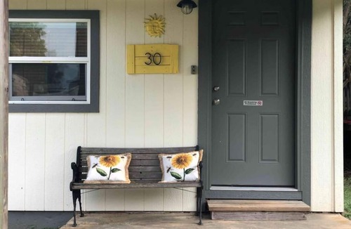 Mead Cabin | Lake Texoma cabin Sunshine Suite