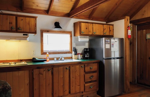 Mead Cabin | Lake Texoma Cedar Cabin - The Birds Nest