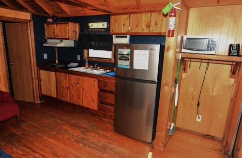 Mead Cabin | Lake Texoma Cedar Cabin - Uncle Sams Cabin