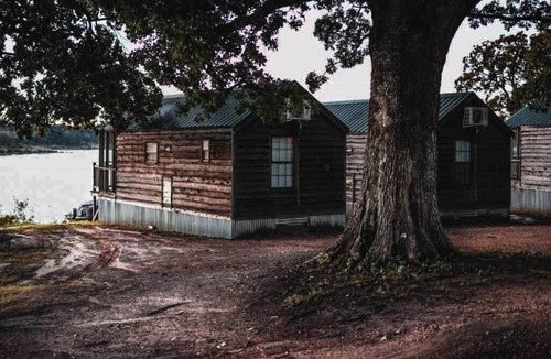 Mead Cabin | Lake Texoma Cedar Cabin - Uncle Sams Cabin