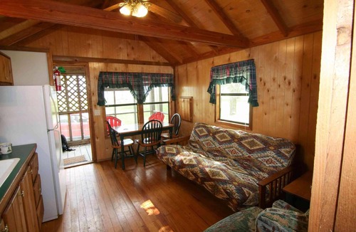 Mead Cabin | Lake Texoma Cedar Cabin