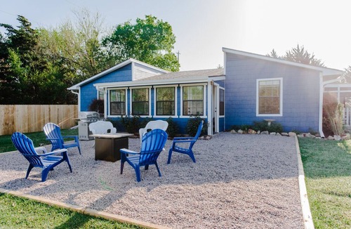 Pottsboro House | Lake Texoma Getaway! Spacious! Boat parking, near Highport, walk to the lake!