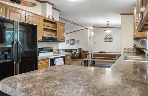 Kingston House | Lake Texoma Retreat Sleeps 9 Fire Pit 2mi to Marina