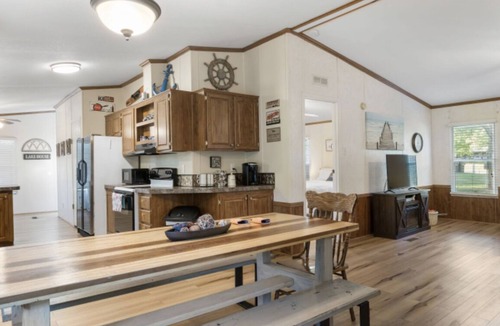 Kingston House | Lake Texoma Retreat Sleeps 9 Fire Pit 2mi to Marina