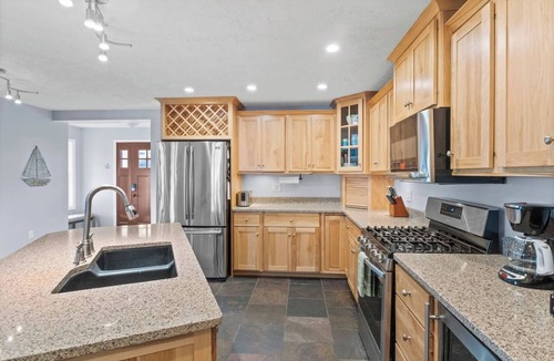 Branchport Cottage | Lake Therapy On Keuka | Lakefront | FLX | Hot Tub