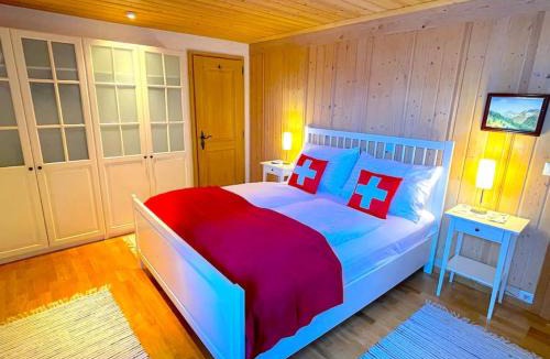 Goldiwil House | Lake Thun Alps Scenic Views and Concierge by SwissHut