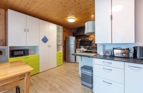 Hondrich Apartment | Lake Thun View Apartment|Terrace + Near Interlaken