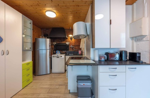 Hondrich Apartment | Lake Thun View Apartment|Terrace + Near Interlaken