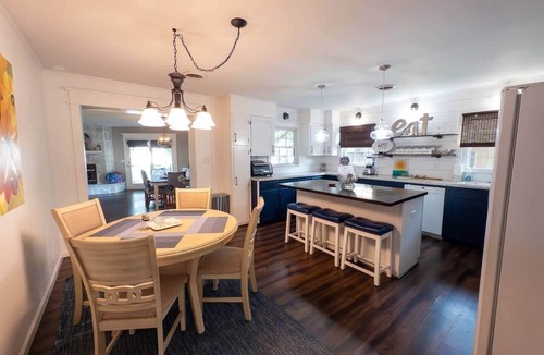 Norwood House | Lake Tillery with HOT TUB & long range view