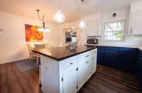Norwood House | Lake Tillery with HOT TUB & long range view