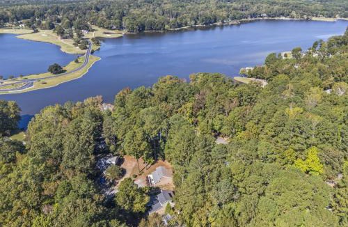 Olivia House | Lake Trace Retreat near Carolina Traverse Country Club