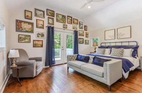Saugatuck Villa | Lake Trail Treehouse