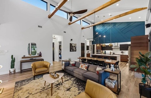 Briarcliff House | Lake Travis Birdhouse | Private Dock+Spa