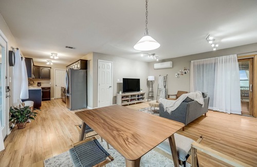 Leander House | Lake Travis Bungalow with Beautiful View!