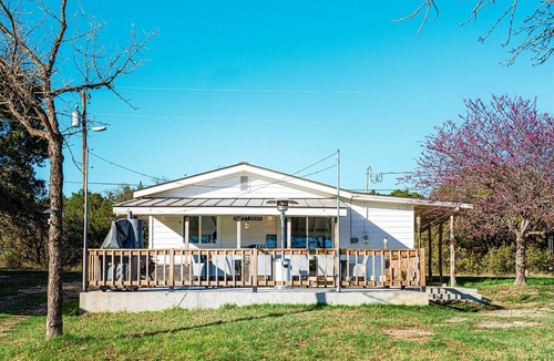 Oatmeal Cottage | Lake Travis Cabin |Dock + Wine Trail Retreat