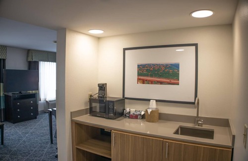 Lakeway Hotel | Lake Travis Getaway – Double Queen w/Pool & Gym