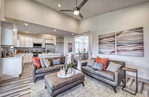 Point Venture House | Lake Travis Group Stay | Hot Tub, Pool & Fire Pit