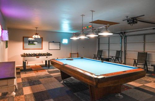 Highland Lake Estates House | Lake Travis Home w/Dock & Game Room! Group Escape
