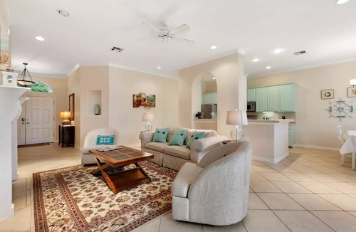 Leander House | Lake Travis home with beautiful sunsets