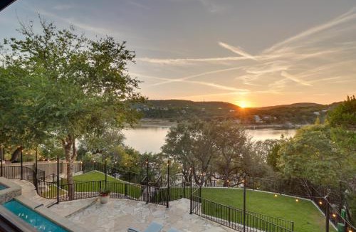 Leander House | Lake Travis House w/Private Dock, Pool & Hot Tub!
