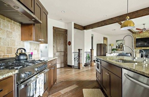 Spicewood Villa | Lake Travis Luxe Villa | 4BR | Pickleball | BBQ