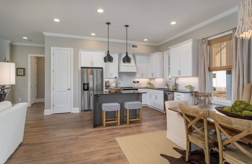 Northport Cottage | Lake Tuscaloosa Getaway! Perfect for Football Weekends!