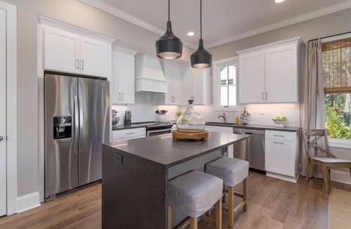 Northport Cottage | Lake Tuscaloosa Getaway! Perfect for Football Weekends!