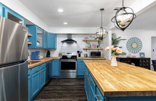 Southside House | Lake Valley Casita | Sleeps 10