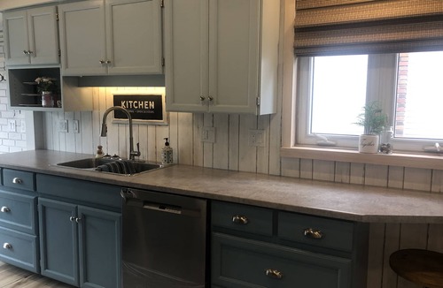 Peterborough House | Lake Vibe - 3+ Bdrm House on Ashburnham Point