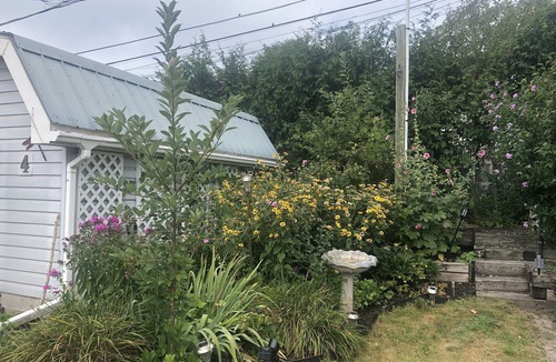Peterborough House | Lake Vibe - 3+ Bdrm House on Ashburnham Point
