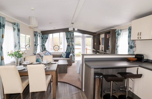 Par Cottage | Lake View 10