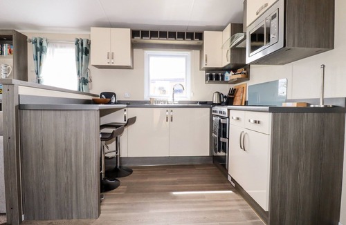 Par Cottage | Lake View 10