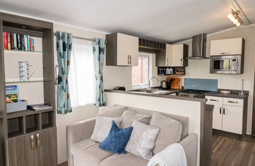 Par Cottage | Lake View 10