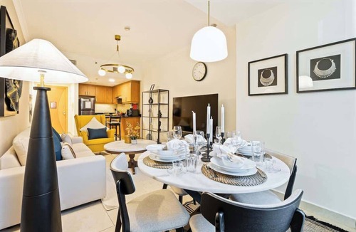 Jumeirah Lake Towers Apartment | Lake View | 1BHK in JLT | Next to Metro