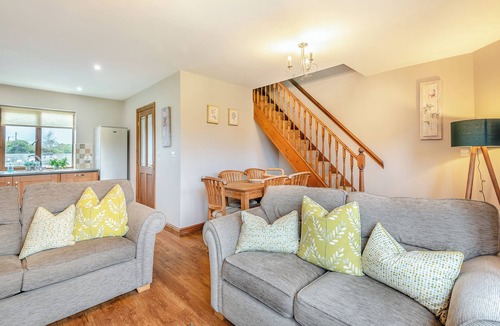 Maltby le Marsh Cottage | Lake View 2 - UK45578