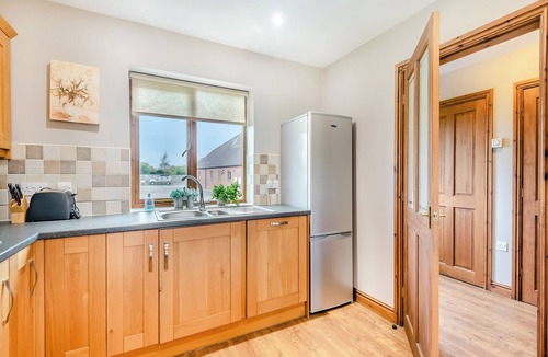 Maltby le Marsh Cottage | Lake View 2 - UK45578