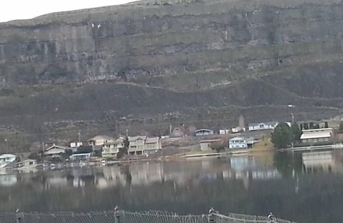 Coulee City House | Lake View and Sleeps 11