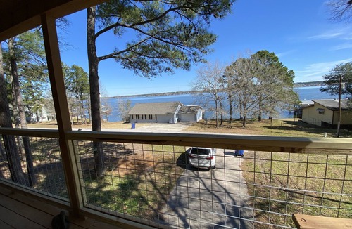 Onalaska House | Lake View and sunrises! New kayak,SUP! pet friendly.