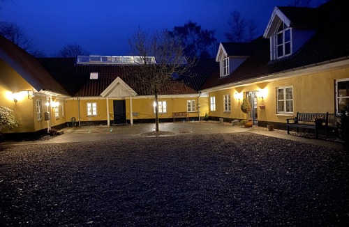 Grindsted Condo | Lake View Apartment